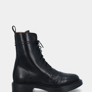 Anfibio nero in pelle con puntale spazzolato